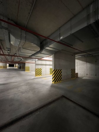 Оренда паркомісця вул.Щирецька Кворум - фото 1