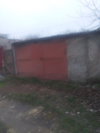 Сдам гараж во дворе частного дома. - фото 1