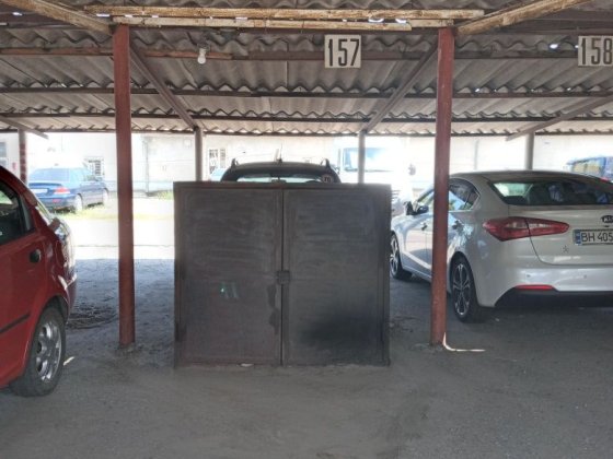 Сдам  крытое  место  на стоянке Одесса