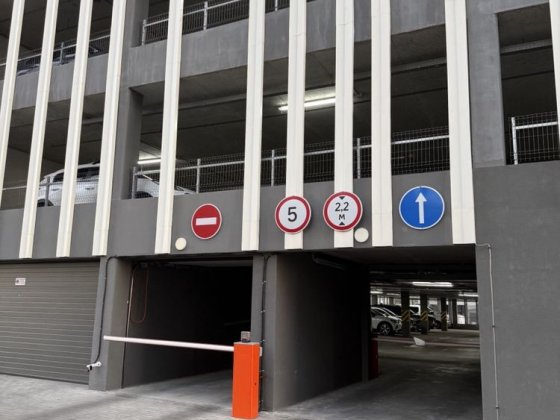 Оренда паркомісця Варшавський 3, вул. Змієнка 32 Київ