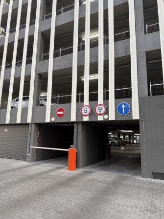 Оренда паркомісця Варшавський 3, вул. Змієнка 32 - фото 1