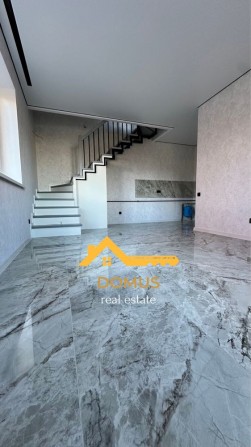 Таунхаус з ремонтом без комісії для покупця - фото 1