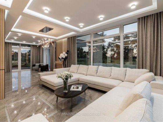 Дом ремонтом гараж бассейн река Днепр участок метро Осокорки Киев без% Київ