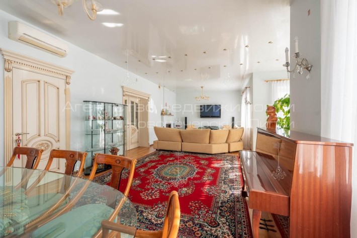 Продаж гарного будинка в Голосіївському районі 10 соток Еоселя - фото 1