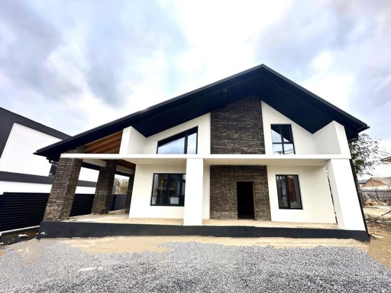 Продаж екслюдивного будинку з великою ділянкою Вінниця