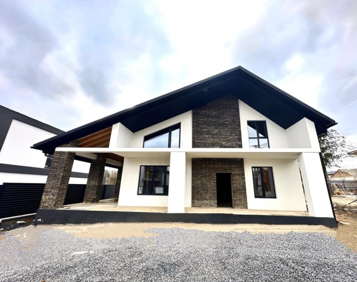 Продаж екслюдивного будинку з великою ділянкою - фото 1