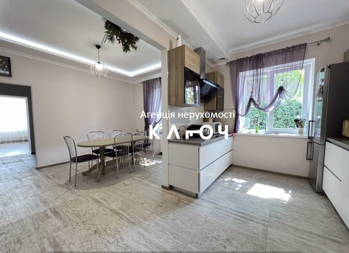 Продам будинок в мальовничому місці, ремонт меблі і техніка. - фото 1