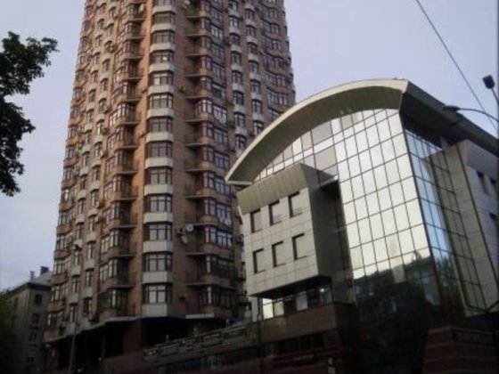 Паркінг Кловський узвіз 5, урядовий квартал, Печерськ, Липки Київ