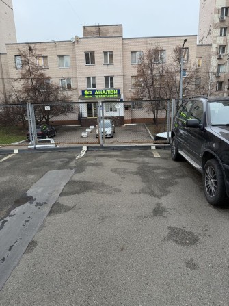 Парковка на Володимира Івасюка 20а - фото 1