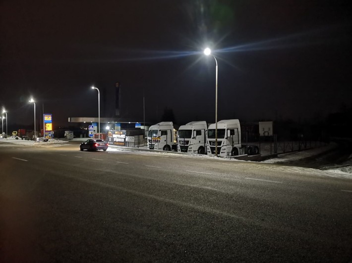 Оренда стоянки Якушенці Фури, причепи, спецтехніка - фото 1