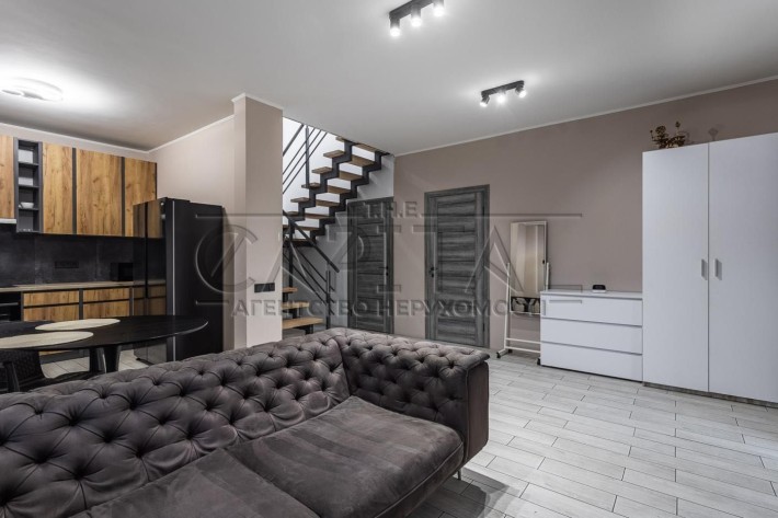 Продажа дома (дуплекс) р-н Жуляны Срочная продажа Держпрограмы ДА - фото 1