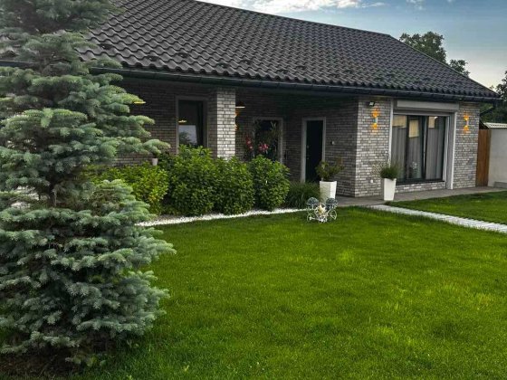 Продаж будинку з ремонтом в Києві біля Дніпра, метро, Осокорки, Садова Київ