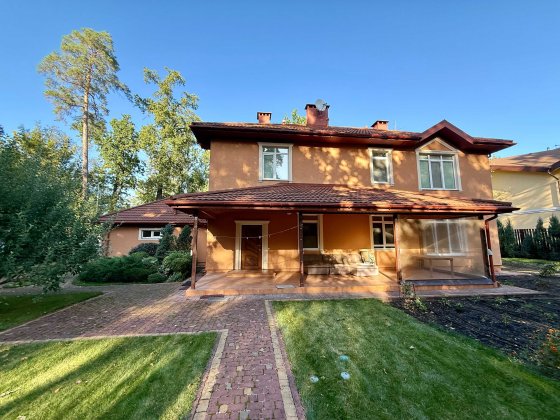 Пуща-Водиця, 400 кв.м. з бункером, піччю та генератором, 19 соток Киев