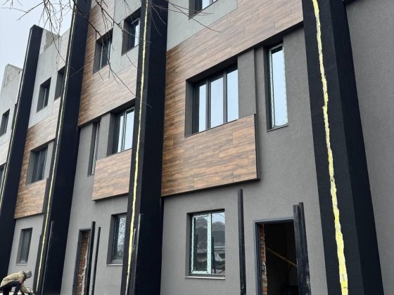 Встигни придбати! Таун з власною терасою на даху! Без % Киев