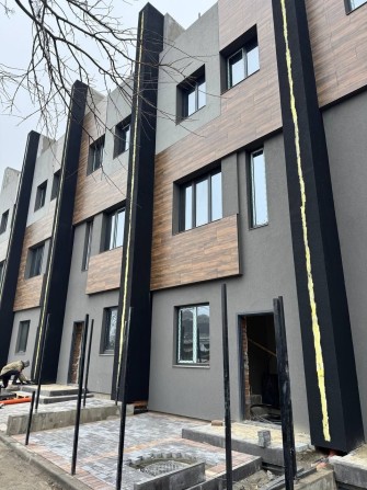 Встигни придбати! Таун з власною терасою на даху! Без % - фото 1