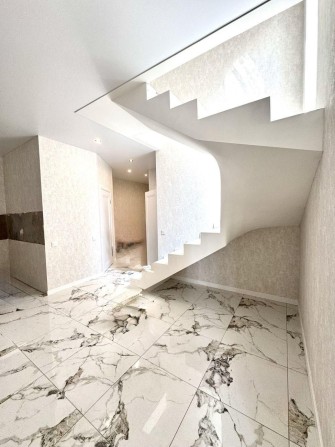 Таунхаус з ремонтом, 90 м², Старе місто - фото 1