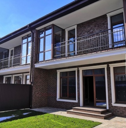 Продаж. Без % Таунхауса вул. Феофіла Яновського, Солом'янський район - фото 1