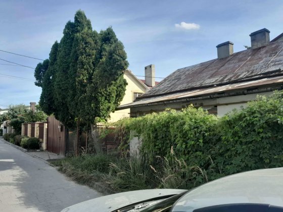 Частину будинку з окремим входом та місцем під парковку у Львові Львов