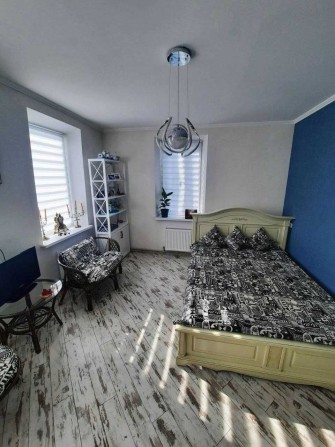 Продам будинок з кап. ремонтом, альтанкою, майстернею, гаражем. - фото 1