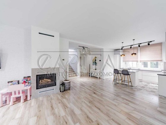 Продаж будинку з ремонтом 200м2 метро Осокорки 1 км, газ, гараж Київ