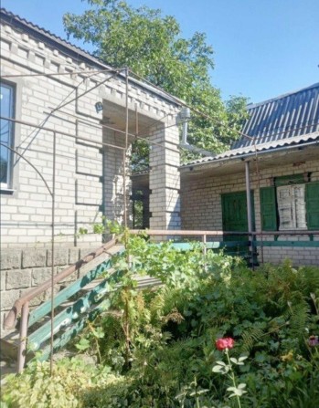 Продам дом 2-эт добротный 20 соток Солнечные панели - фото 1