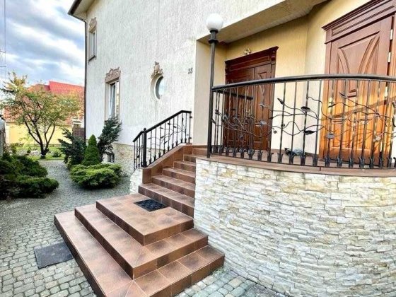 Продаж Будинку 5-кім. вул. Виговського-Дрогобицька Львов