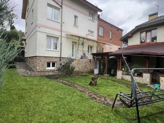 Продаж будинку, вулиця Академіка Рудницького ( Коновальця) Львів
