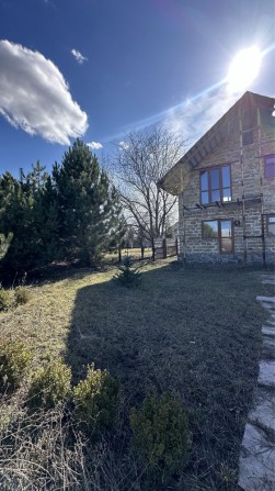 Прожаж 2х поверхового будинку з хлрошою локацією . - фото 1