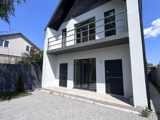 Без%. Чудовий,Новий будинок. Київ. Київ