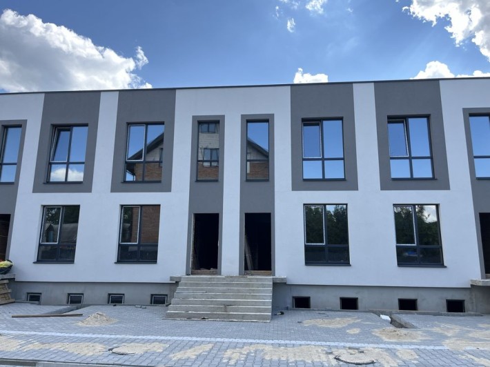 Таунхаус 115кв.м +підвальне приміщення 30кв.м. - фото 1