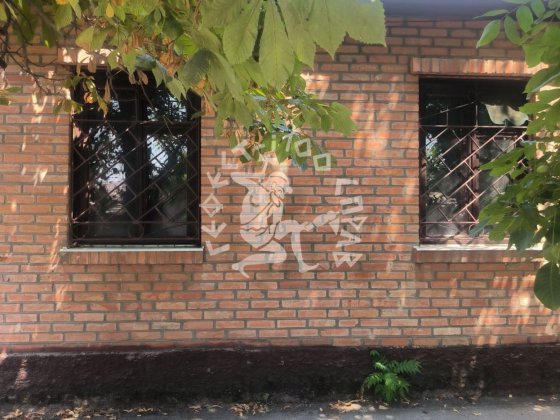 Продам частину будинку в центрі Окремий вхід та є в`їзд Кропивницкий