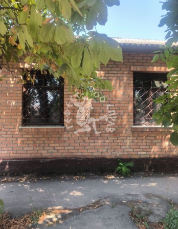 Продам частину будинку в центрі Окремий вхід та є в`їзд - фото 1