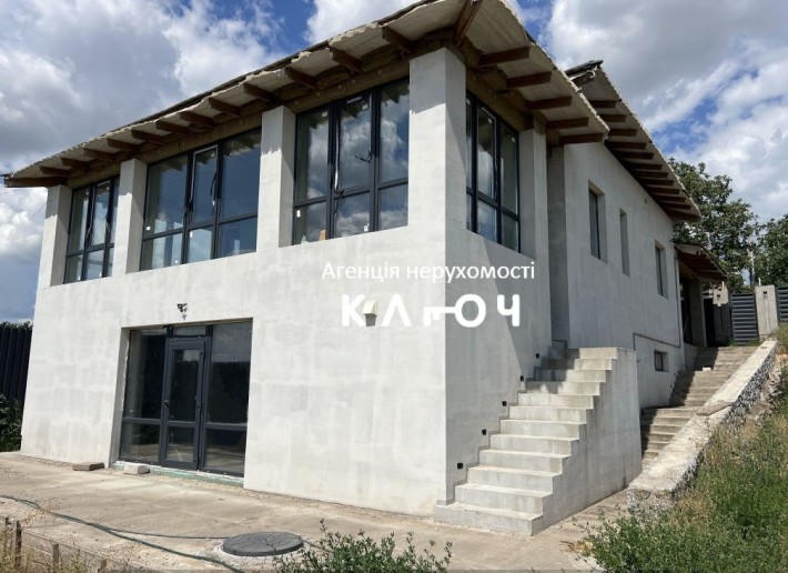 Продаж будинку в тихому передмісті - фото 1