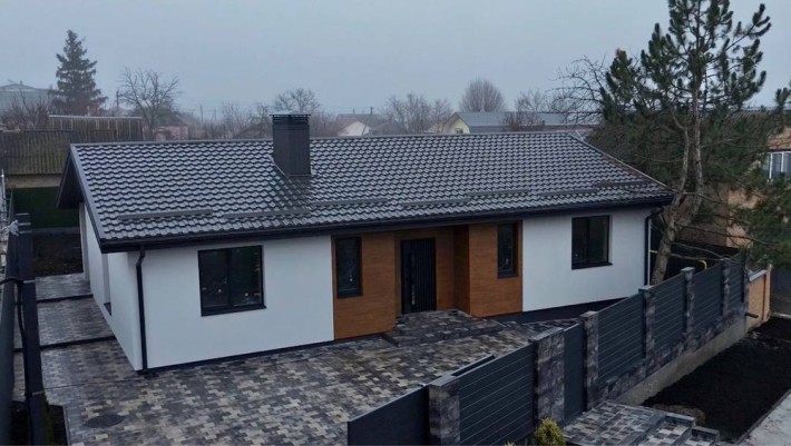 Сучасна новобудова біля річки, район Олексіївка - фото 1