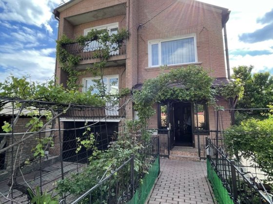 Продам двоповерховий будинок на Олексіївці Кропивницький