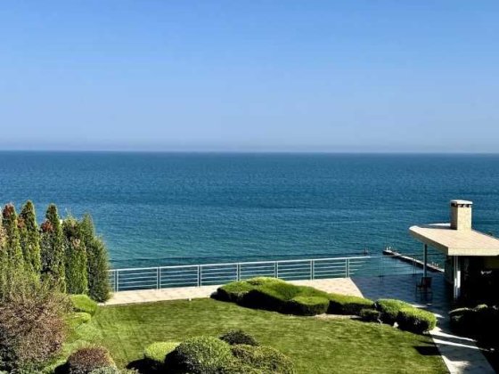 Елітна резиденція на 1-й лінії моря  басейн та панорамний вид Одеса