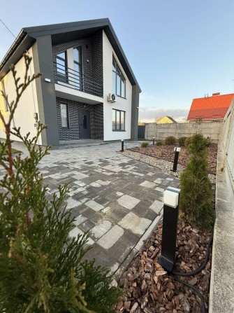 Продається шикарний 4 кімнатний Будинок ЖК Сімейний Комфорт. - фото 1