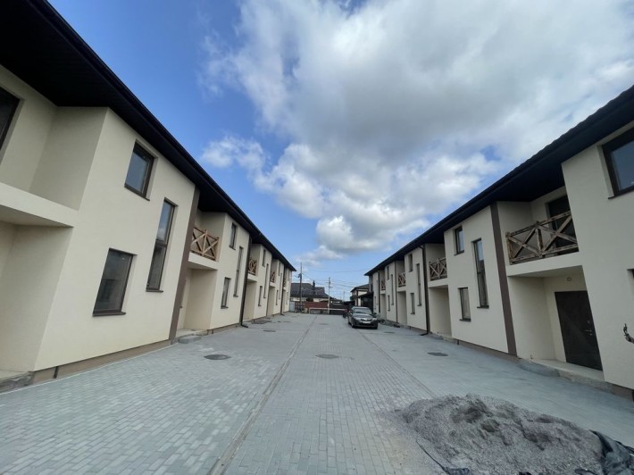 ТаунХаус на перемичці - фото 1