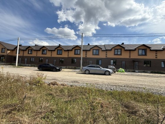 Продам таунхаус 3 кімнати , кухня студія поряд зупинка Вінниця