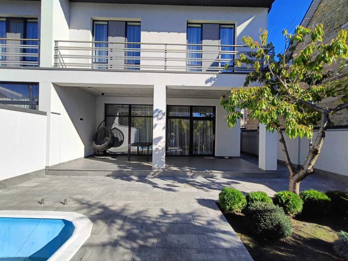 Новый дом с бассейном на Таирова | Одесса. Ремонт, мебель. - фото 1