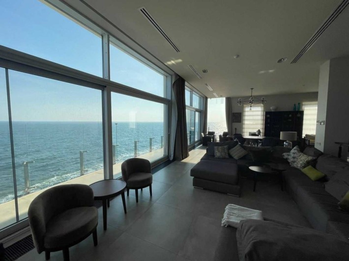 Дом в Аркадии, в закрытом комплексе на берегу Черного моря, Santa bay. - фото 1