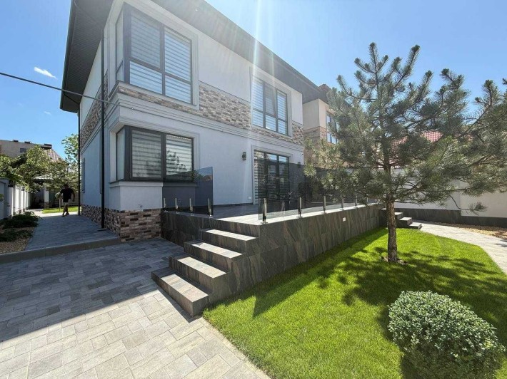 Продам новый дом 155 м² в Одессе, 16 ст. Б. Фонтана! Марии Демченко. - фото 1