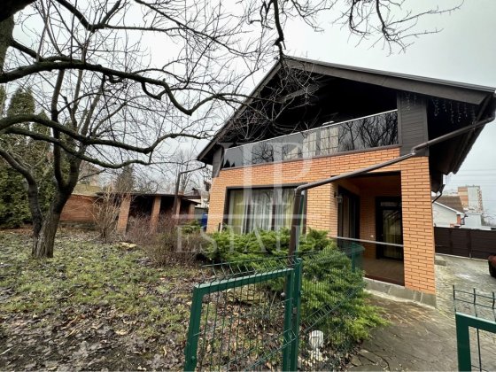 Продам дом 200 м.кв.,10 соток, гостевой 45 м.кв. с баней. Шатиловка Харьков