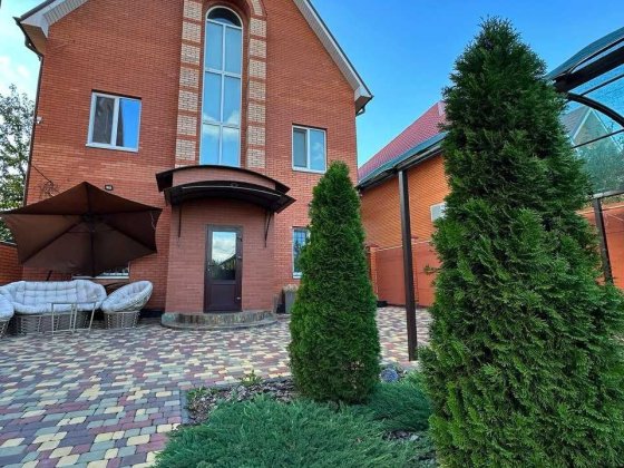 Продам 3-х эт. дом р-н Клочко ( Левый берег) газ.отопление Днепр