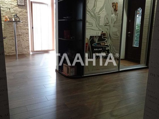 Дом 2016 года с гостевым домиком и ухоженным двориком Одесса