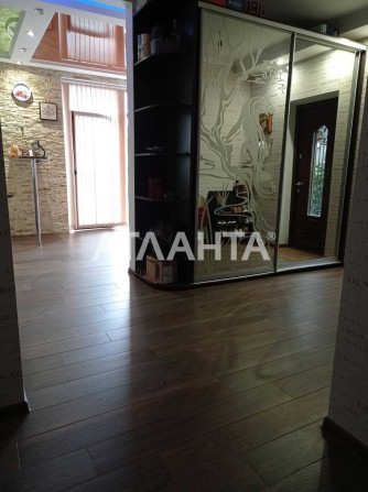 Дом 2016 года с гостевым домиком и ухоженным двориком - фото 1