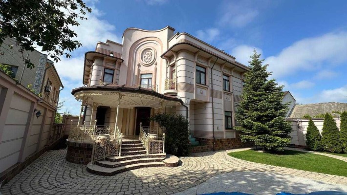 Дом с ремонтом на Фонтане. Львовская. 10 соток - фото 1