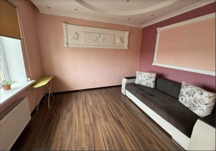 Продаю отдельно стоящий дом в общем дворе - фото 1