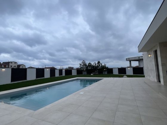 Стильний сучасний будинок в Совіньон-Люстдорфі. Одеса