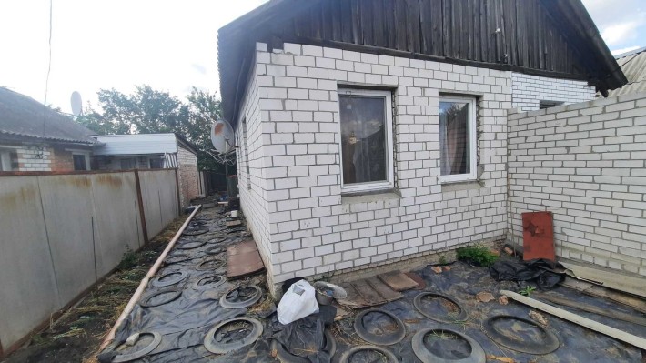 Продам часть дома со своим двором. Есть заезд для авто. - фото 1